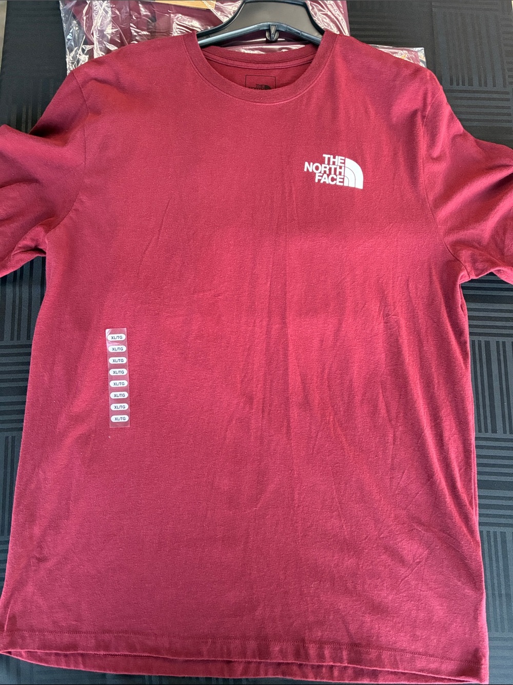 The North Face Crew Neck Tee - Burgundy Red (5 X-Large shirts pack) - Picture 6 of 7